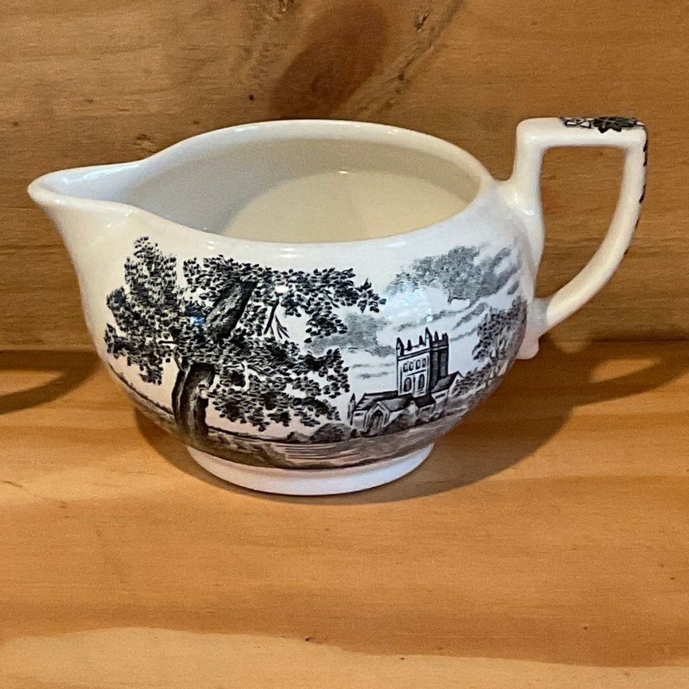 Wedgewood Romantic England Wimborne Church Black Creamer